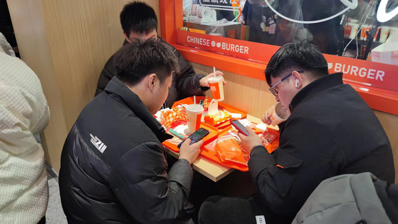 加盟燃熊中国汉堡加盟店成本大吗?