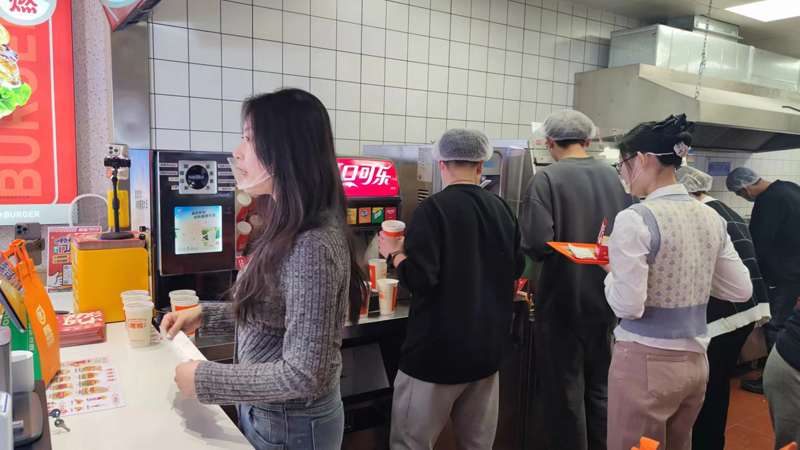 燃熊中国汉堡加盟店选址在地铁门口开店合适吗？